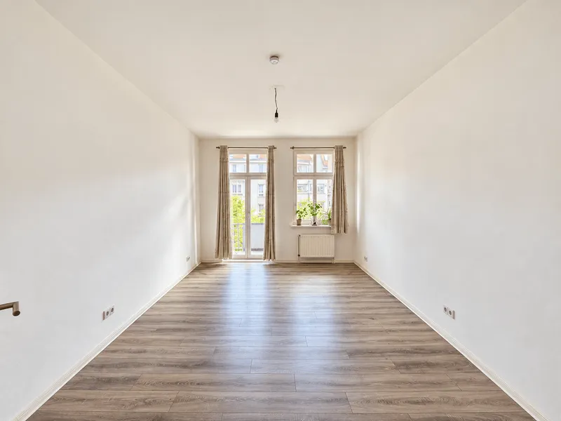 Balkonblick in der 2. Etage – 2-Zimmer-Wohnung in Berlin-Dietzgenstraße — photo 1